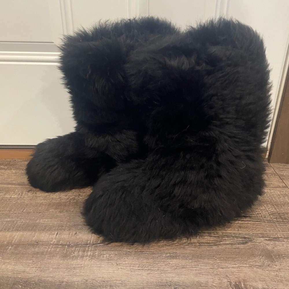 UGG Women's fluff momma boots